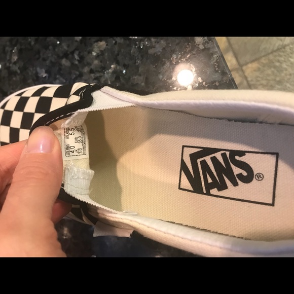Classic checkerboard slip-on Vans - Picture 4 of 5